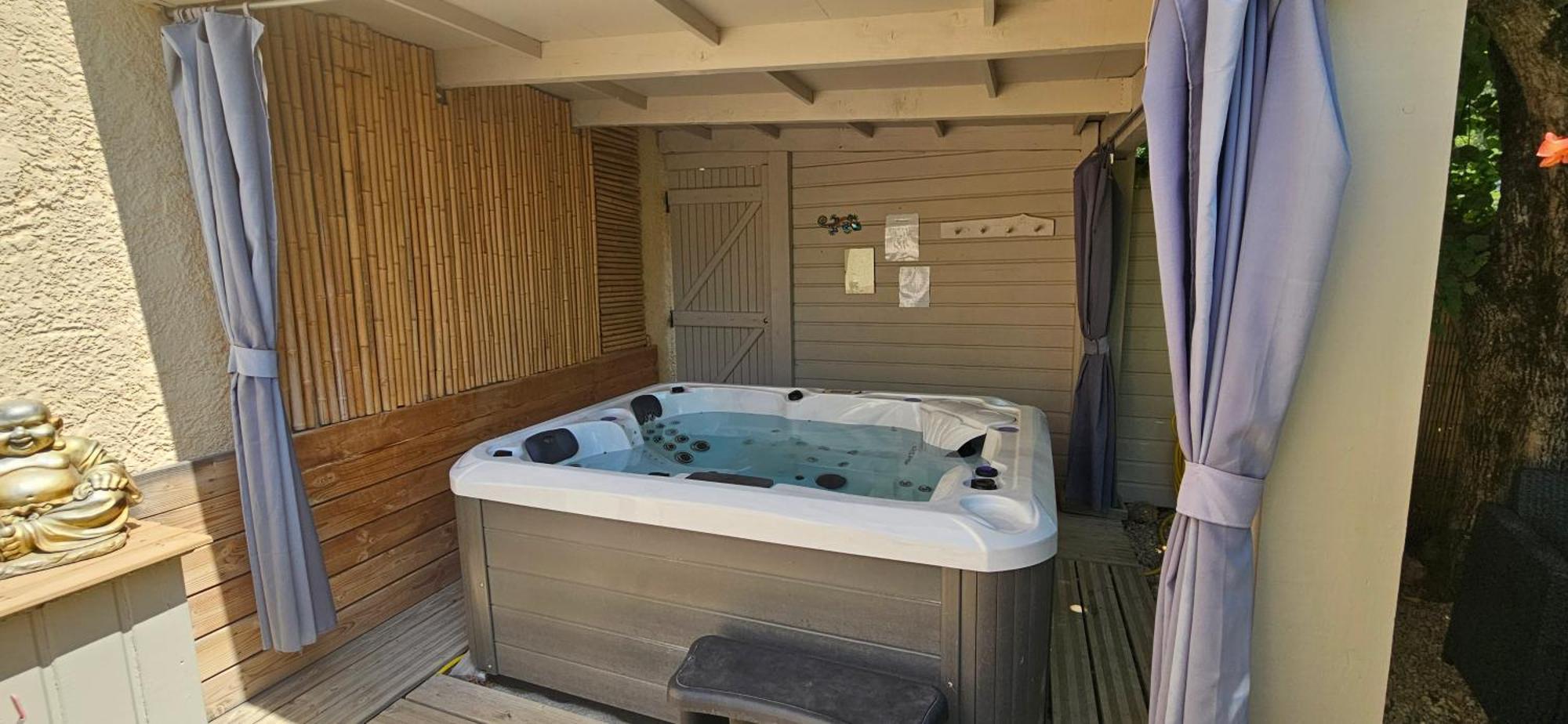 Gite Lapaz/Jacuzzi Prive/Piscine ドラギニャン エクステリア 写真