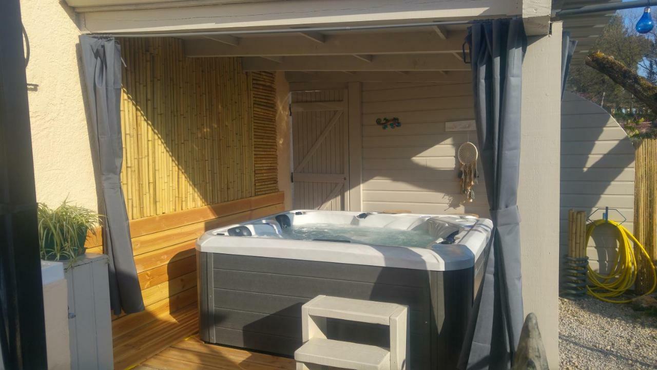 Gite Lapaz/Jacuzzi Prive/Piscine ドラギニャン エクステリア 写真