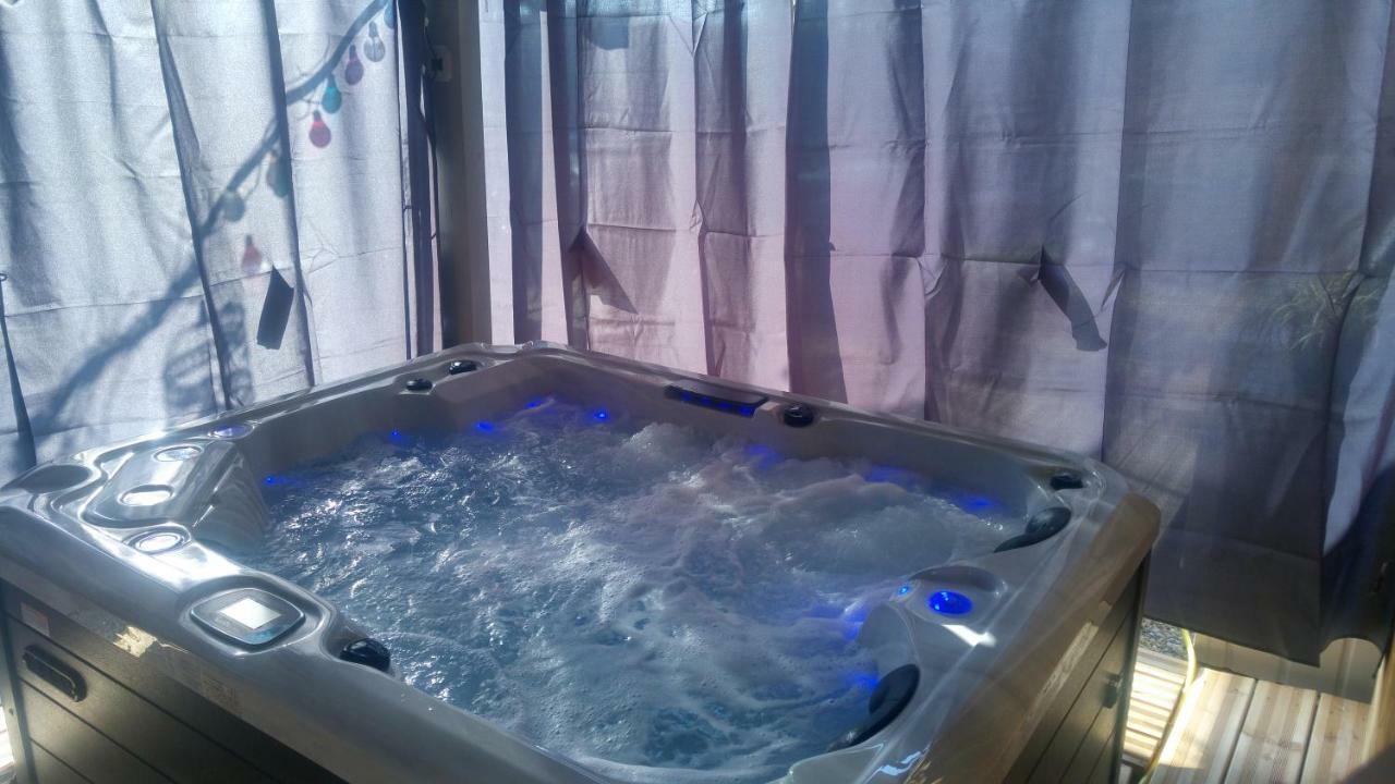 Gite Lapaz/Jacuzzi Prive/Piscine ドラギニャン エクステリア 写真